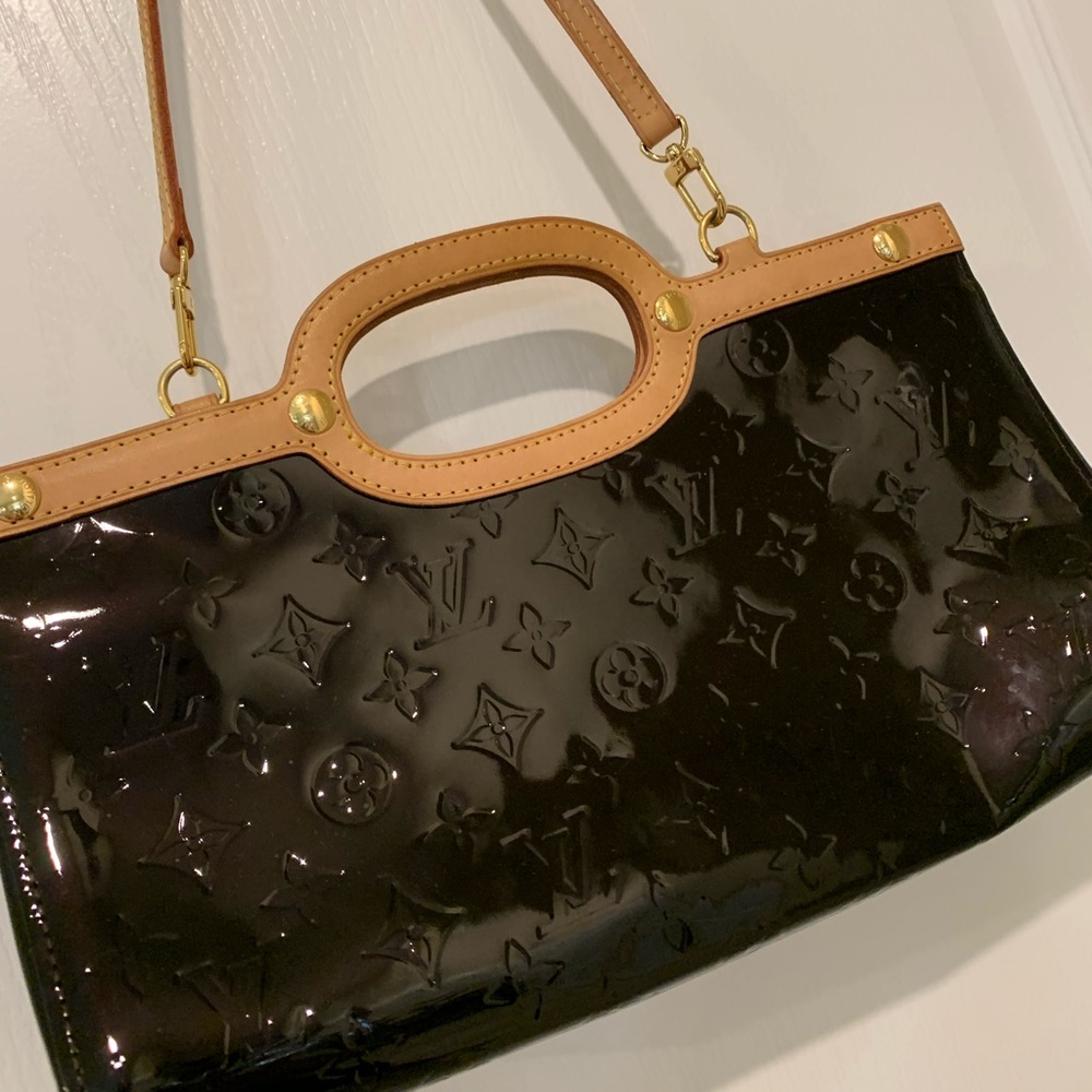 LOUIS VUITTON
Vernis Roxbury Drive Amarante - Picture 2 of 16